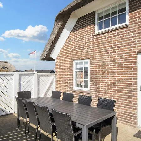 9 Person In Harboore-by Traum