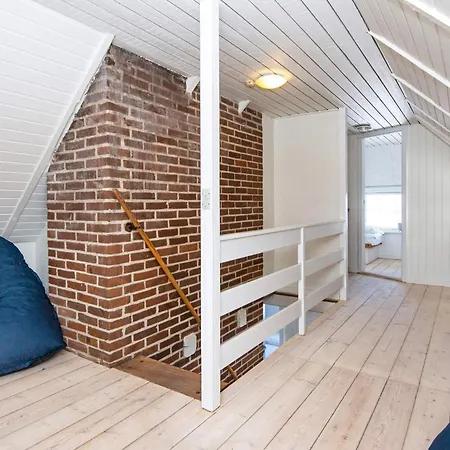 9 Person In Harboore-by Traum * Harboør