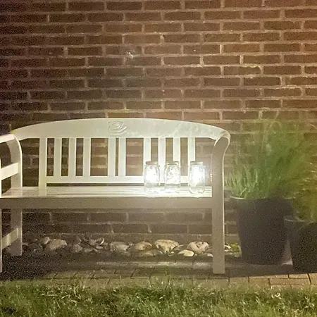 9 Person In Harboore-by Traum