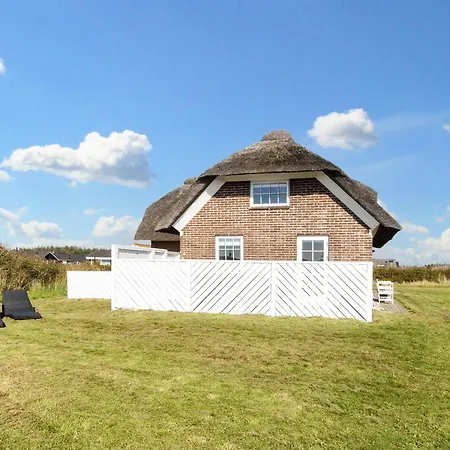 9 Person In Harboore-by Traum *