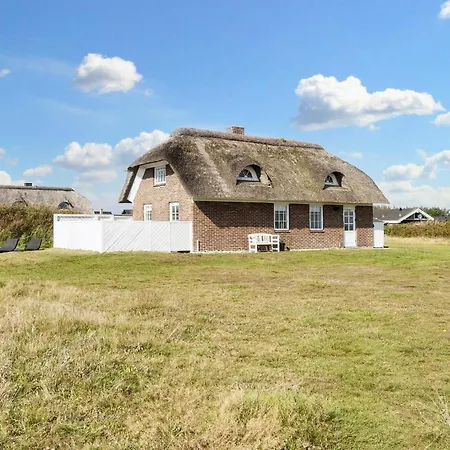 9 Person In Harboore Feriehus