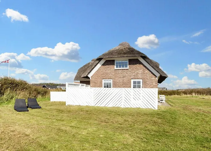 9 Person In Harboore-by Traum *